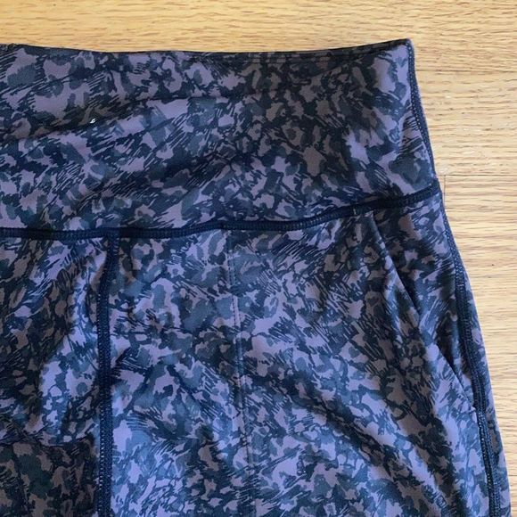 In great condition, Fety leggings, Size LARGE, Brown and black splash detail - Picture 4 of 8